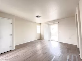 Photo #2: 2402825 Listing 