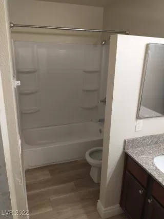 Photo #5: 2402834 Listing 