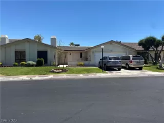 Photo #4: 2402863 Listing 