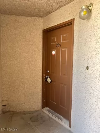 Photo #1: 2402866 Listing 