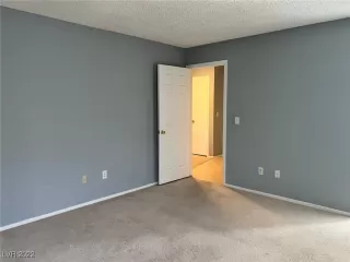 Photo #3: 2402866 Listing 