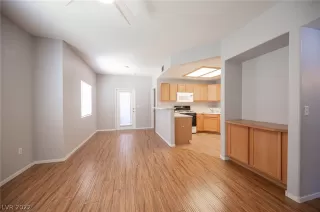 Photo #1: 2402880 Listing