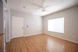 Photo #3: 2402880 Listing