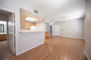 Photo #6: 2402880 Listing