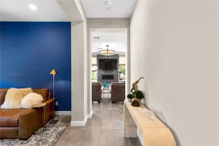 Photo #5: 2402932 Listing