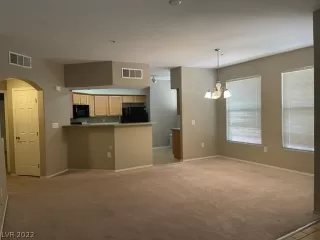 Photo #3: 2402967 Listing 