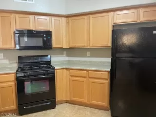 Photo #4: 2402967 Listing 