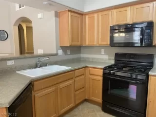 Photo #5: 2402967 Listing 