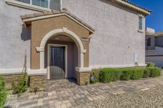 Photo #2: 2402978 Listing