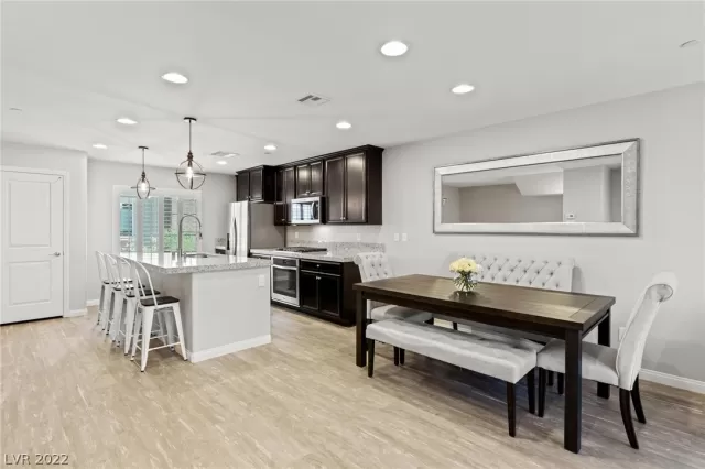 MLS: 2402982 Condo For Sale