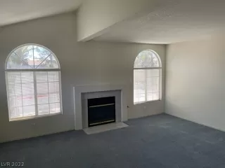 Photo #4: 2402983 Listing 