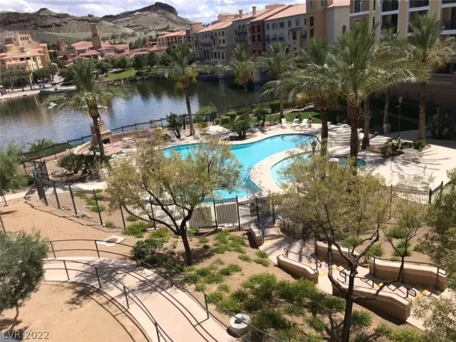 MLS: 2402995 Condo For Sale