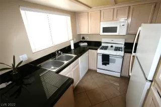 Photo #1: 2403025 Listing 