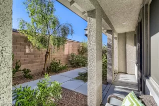 Photo #1: 2403038 Listing