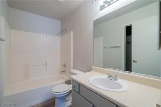 Photo #3: 2403041 Listing 