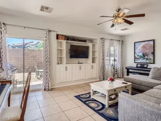 Photo #1: 2403058 Listing