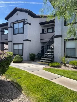 Photo #2: 2403131 Listing 