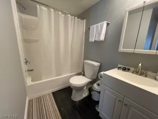 Photo #6: 2403131 Listing 