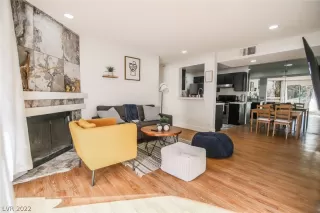 Photo #2: 2403135 Listing