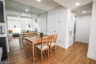 Photo #5: 2403135 Listing