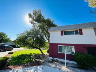 Photo #1: 2403166 Listing 