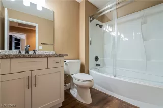 Photo #3: 2403169 Listing 