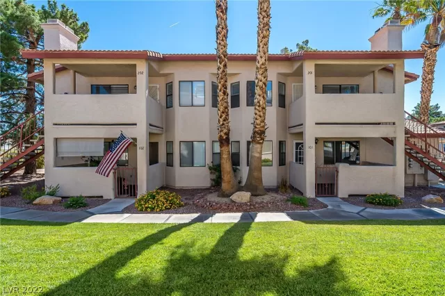 MLS: 2403218 Condo For Sale