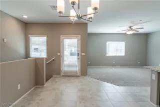Photo #2: 2403305 Listing