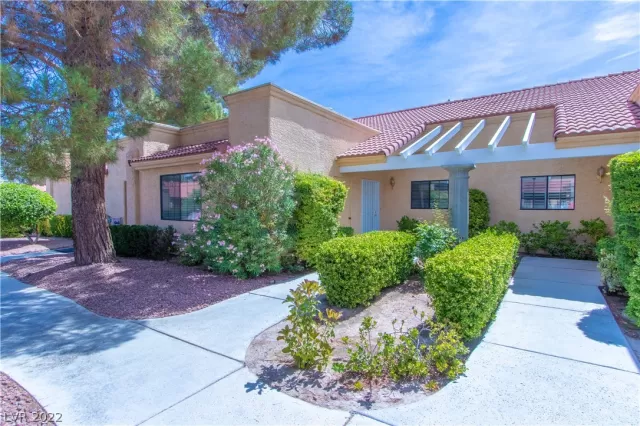 MLS: 2403311 Condo For Sale