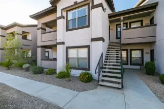 Photo #2: 2403312 Listing