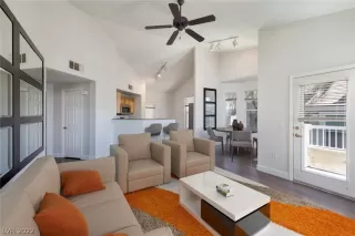 Photo #2: 2403325 Listing 