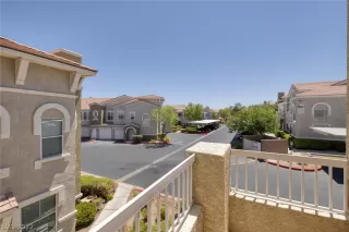 Photo #4: 2403325 Listing 