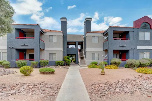 MLS: 2403341 Condo For Sale