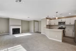 Photo #3: 2403341 Listing 