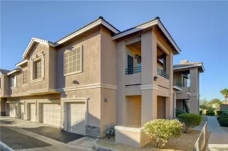 Photo #3: 2403349 Listing 