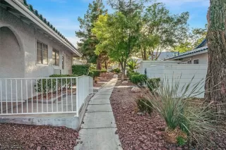 Photo #1: 2403357 Listing