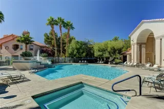 Photo #2: 2403411 Listing