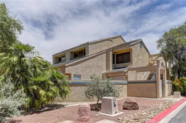 MLS: 2403432 Condo For Sale