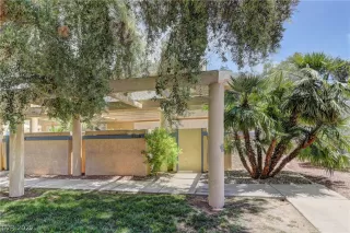 Photo #1: 2403432 Listing