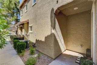 Photo #1: 2403442 Listing 