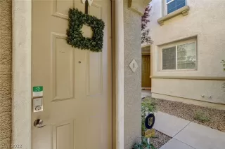 Photo #2: 2403442 Listing 