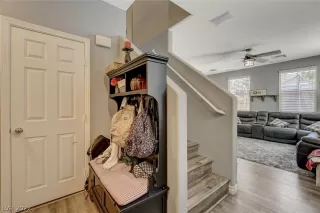 Photo #3: 2403442 Listing 