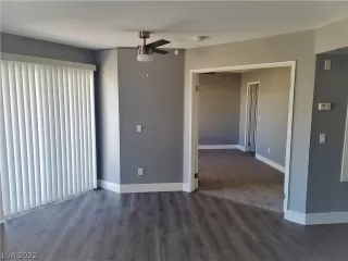 Photo #5: 2403465 Listing