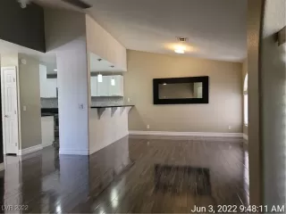 Photo #2: 2403487 Listing 