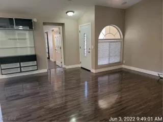 Photo #4: 2403487 Listing 