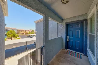 Photo #4: 2403490 Listing