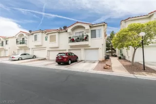 Photo #4: 2403499 Listing 