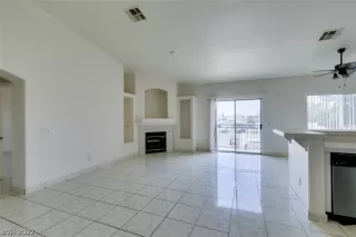 Photo #6: 2403499 Listing 