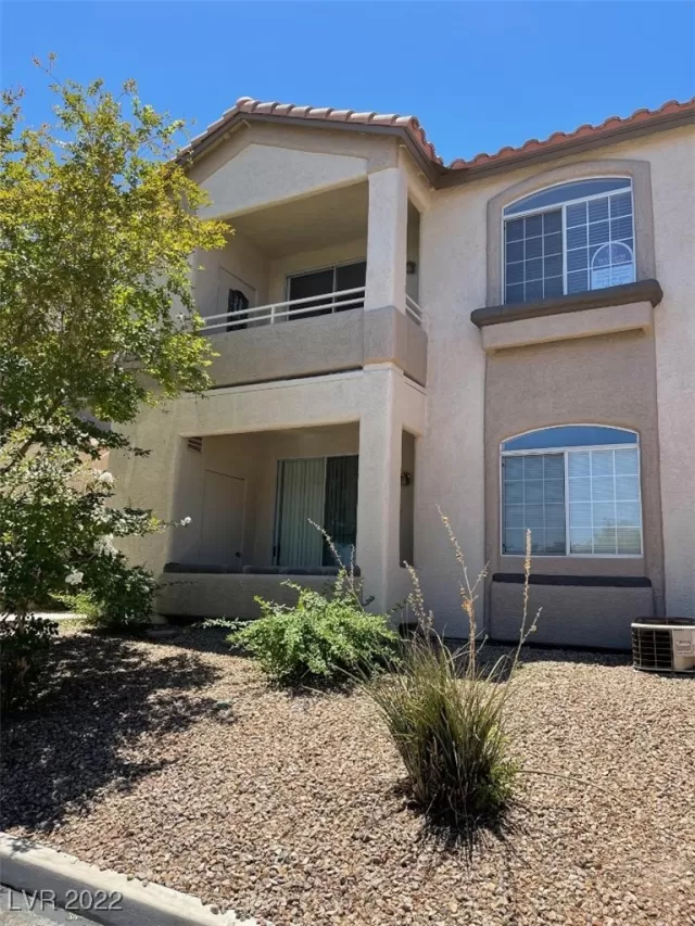 MLS: 2403516 Condo For Sale