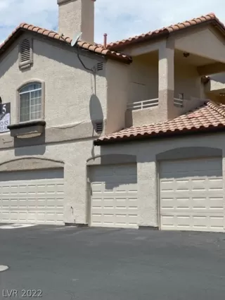 Photo #1: 2403516 Listing 